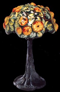 Pairpoint puffy Apple Tree table lamp
