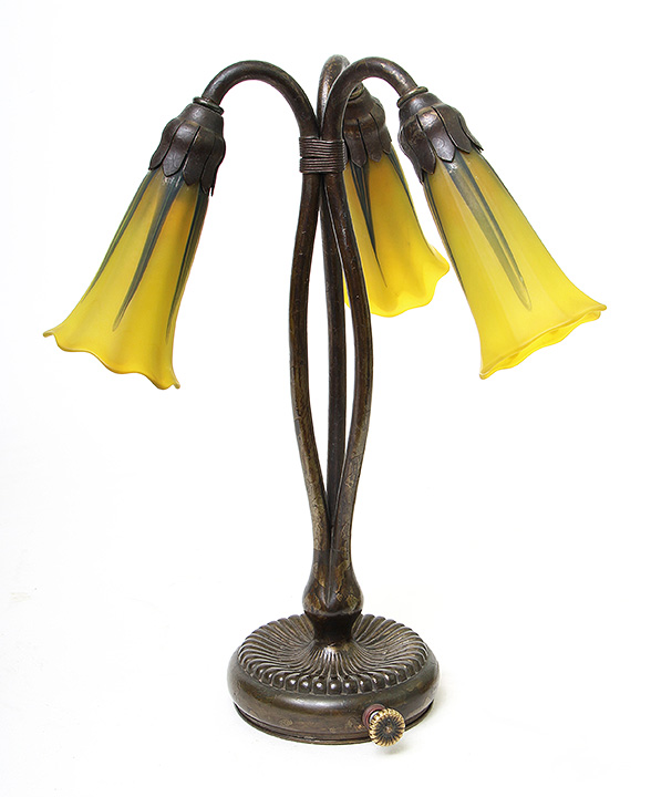 This fabulous Tiffany Studios 3-light lily lamp was sold at the show