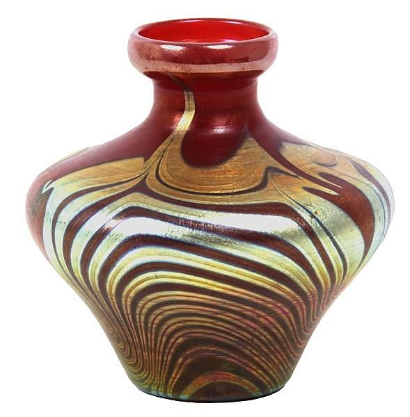 Beautiful red Tiffany Favrile mini vase, Fontaine lot #178