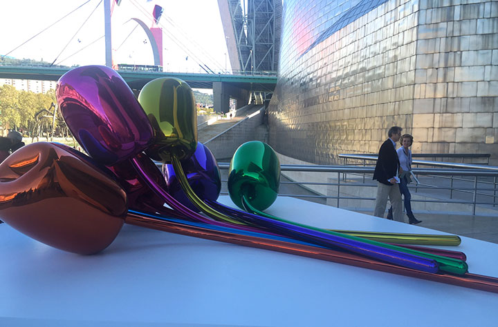 A Jeff Koons sculpture in the outdoor exhibition area